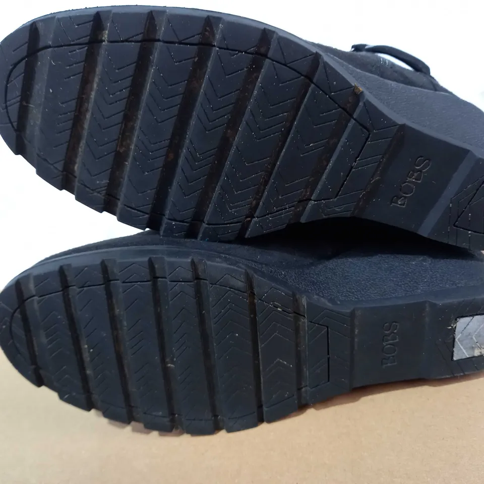 BOB'S SKECHERS TUMBLE WEED BOOTS BLACK - SIZE 5 1/2