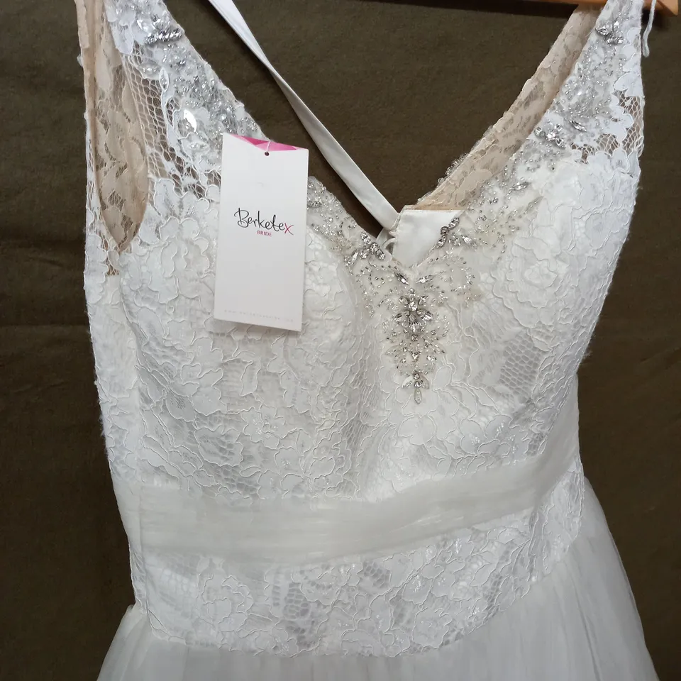 BERKETEX BRIDAL FAIRYTALE IVORY WEDDING DRESS - 16