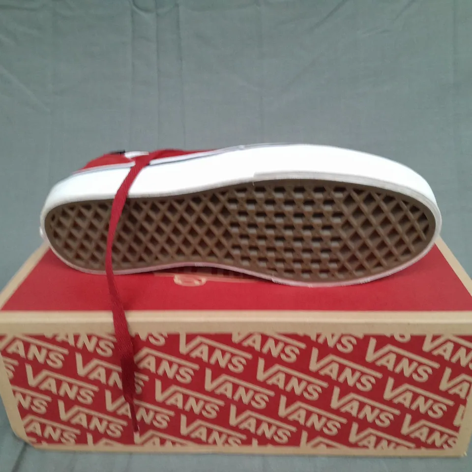 BOXED PAIR OF VANS OLD SKOOL LOW IN RED SIZE 4.5
