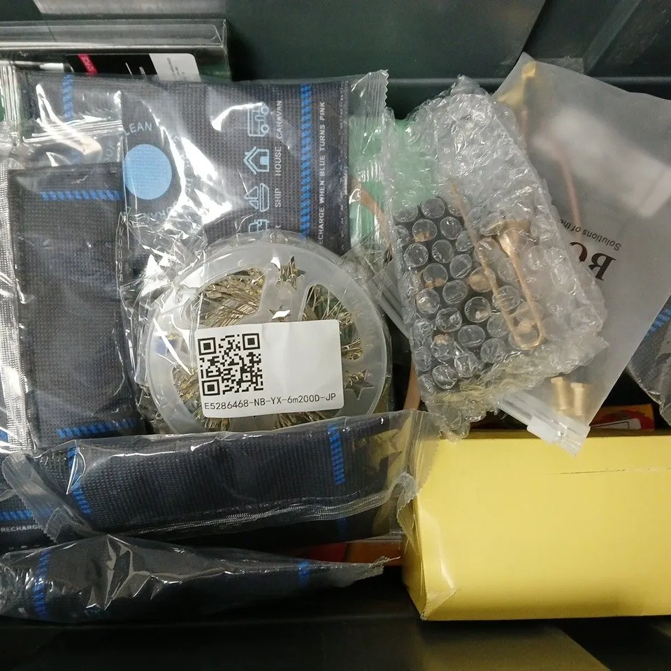 APPROXIMATELY 15 ASSORTED HOUSEHOLD ITEMS TO INCLUDE OUTLINE MARKER DOG CALMING PHEROMONE, 9 INCH FOOD TONGS, ETC