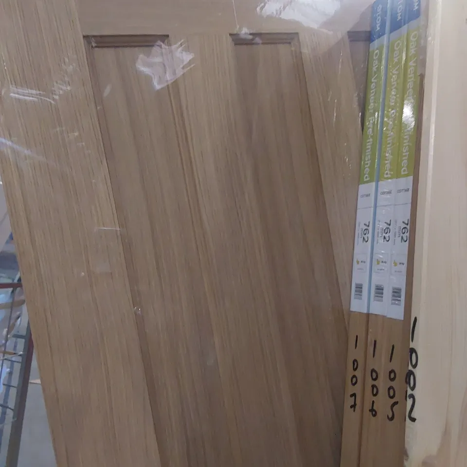 OAK VENEER VERTICAL 3 PANEL INTERNAL DOOR 1981 × 686mm