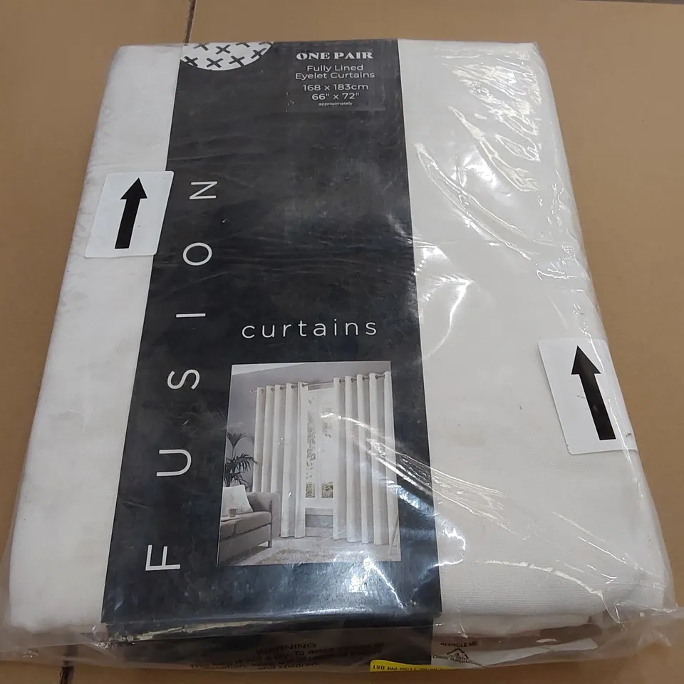 BAGGED EYELET ROOM DARKENING CURTAIN - 66 x 72"