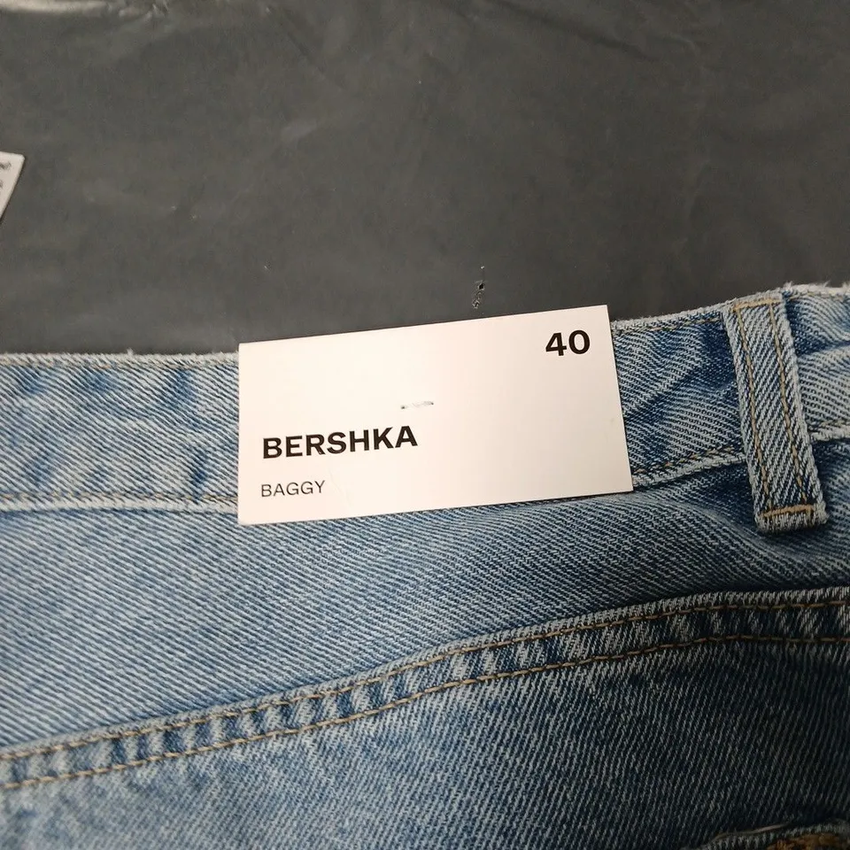 BERSHKA BAGGY DENIM SHORTS – UK 12 (EU 40)