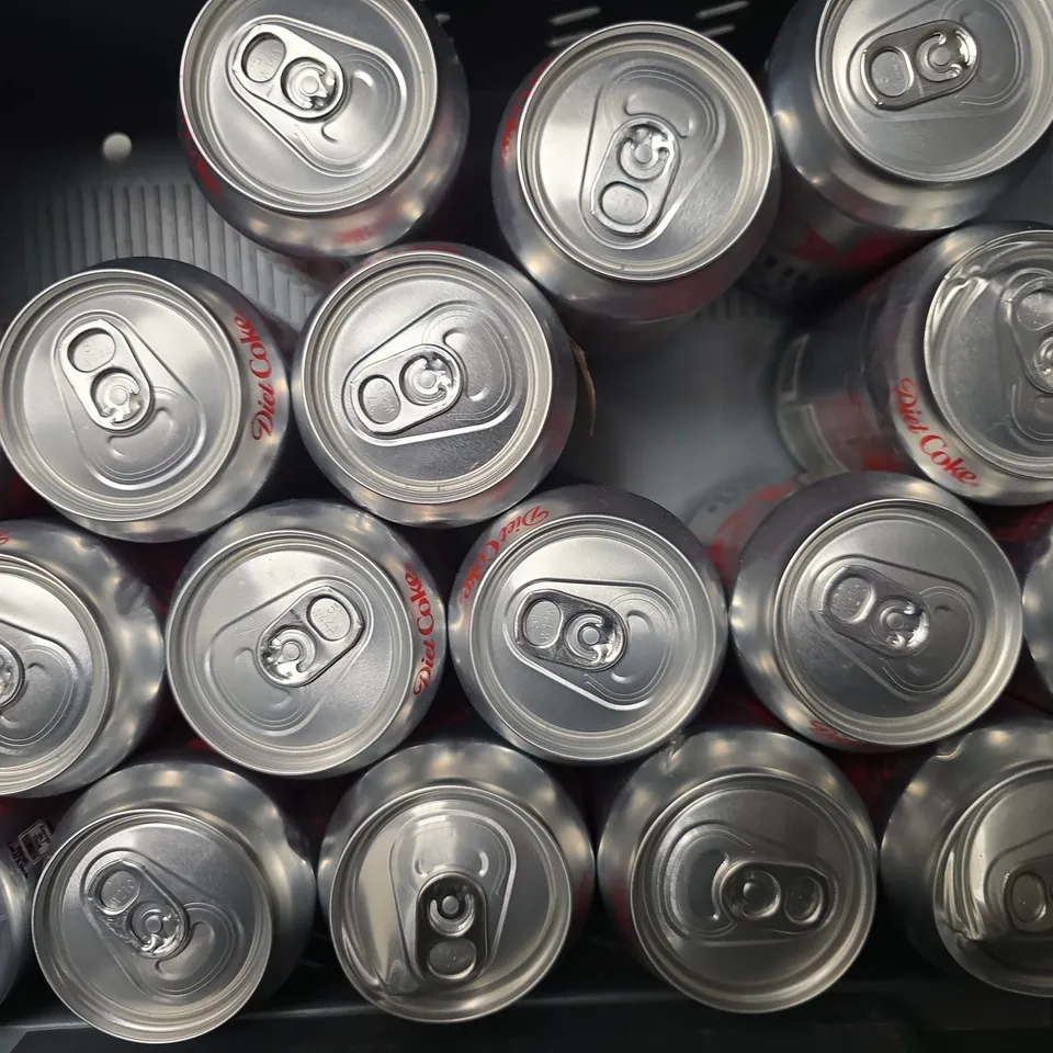 APPROXIMATELY 14 ASSORTED FOOD & DRINK ITEMS TO INCLUDE - DIET COKE , FRUIT SHOOT APPLE & BLACKCURRANT ETC