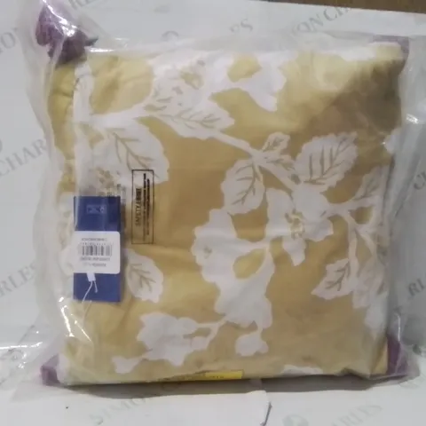 BRAND NEW SEALED BOUVARDIA COTTON CUSHION WITH FILLING 