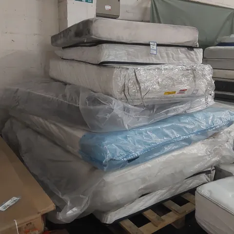 PALLET CONTAINING 8x ASSORTED MATTRESSES 