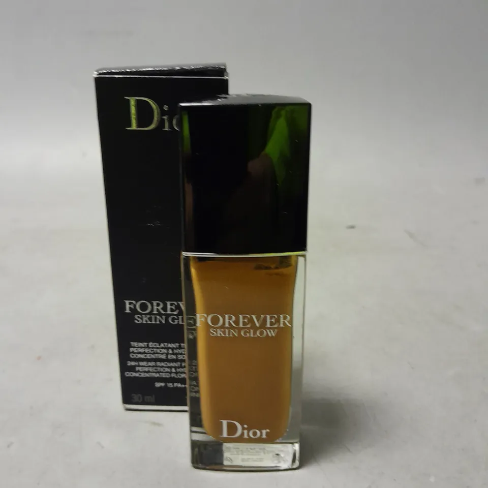 DIOR FOREVER SKIN GLOW 24H WEAR RADIANT FOUNDATION 5W WARM/GLOW 30ML