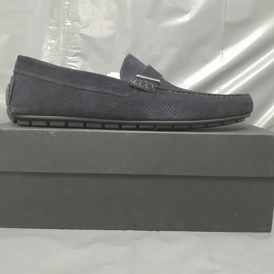 BOXED PAIR OF RUSSELL & BROMLEY REGGIE SUEDE SHOES IN NAVY EU SIZE 45