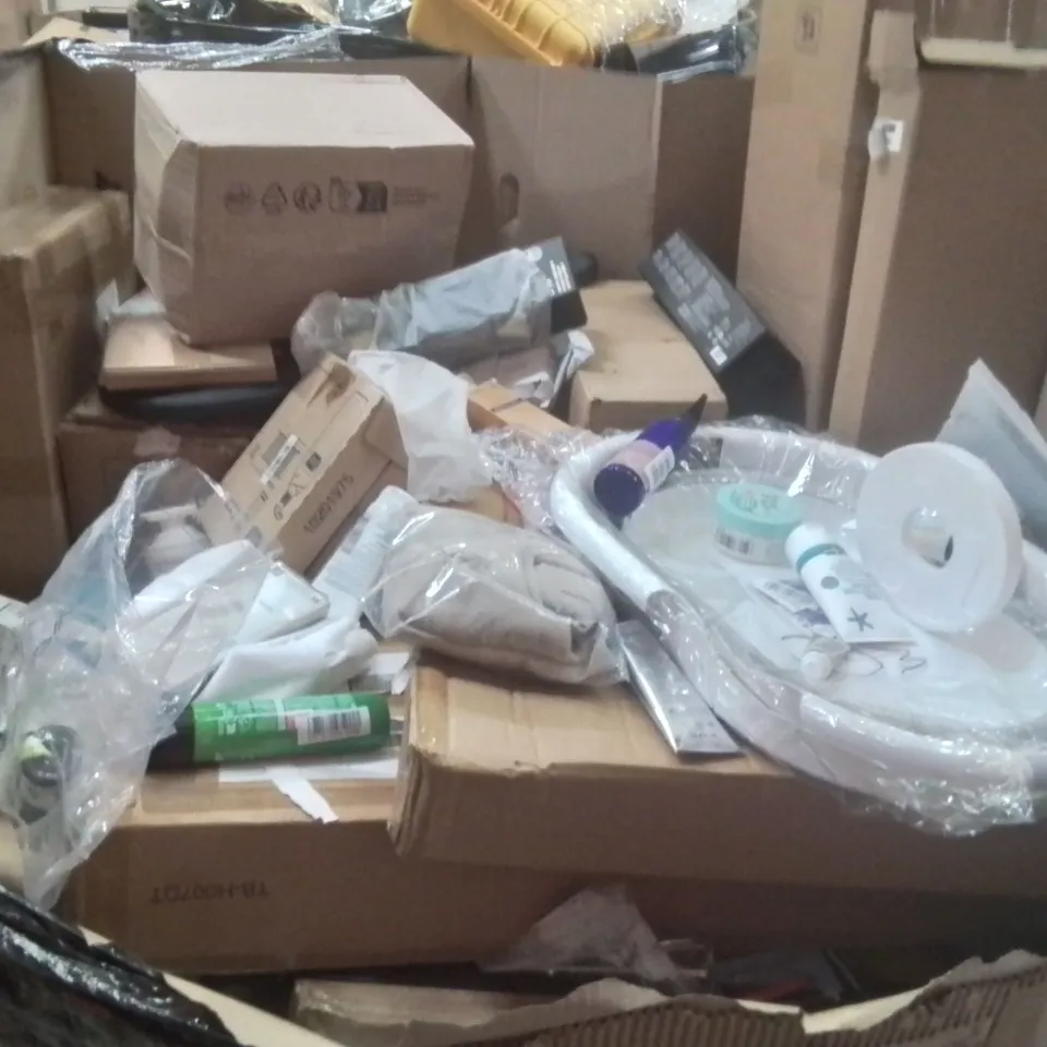 PALLET OF ASSORTED HOUSEHOLD GOODS AND PRODUCTS TO INCLUDE;SCOOTER,CHAIR MAT,BEAUTY AND THE BEAST CUP