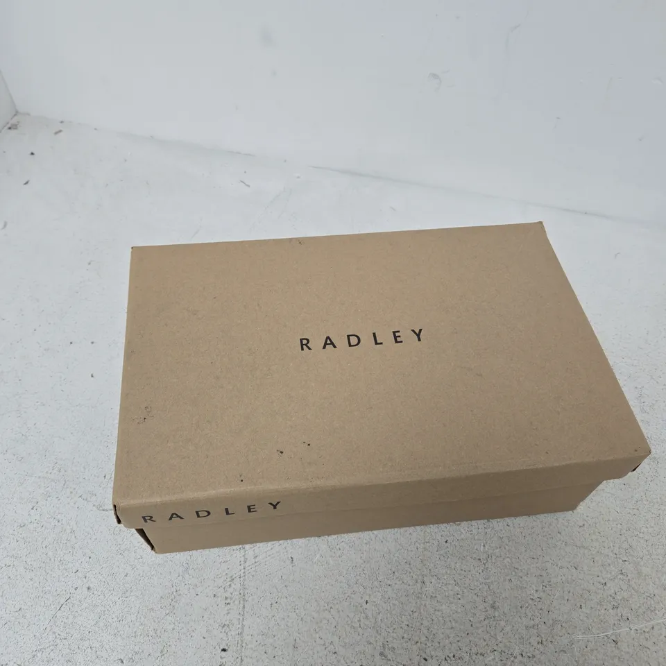 RADLEY LINDEN ROW LADIES' BLACK LEATHER LOAFERS – UK 7 (EU 40)