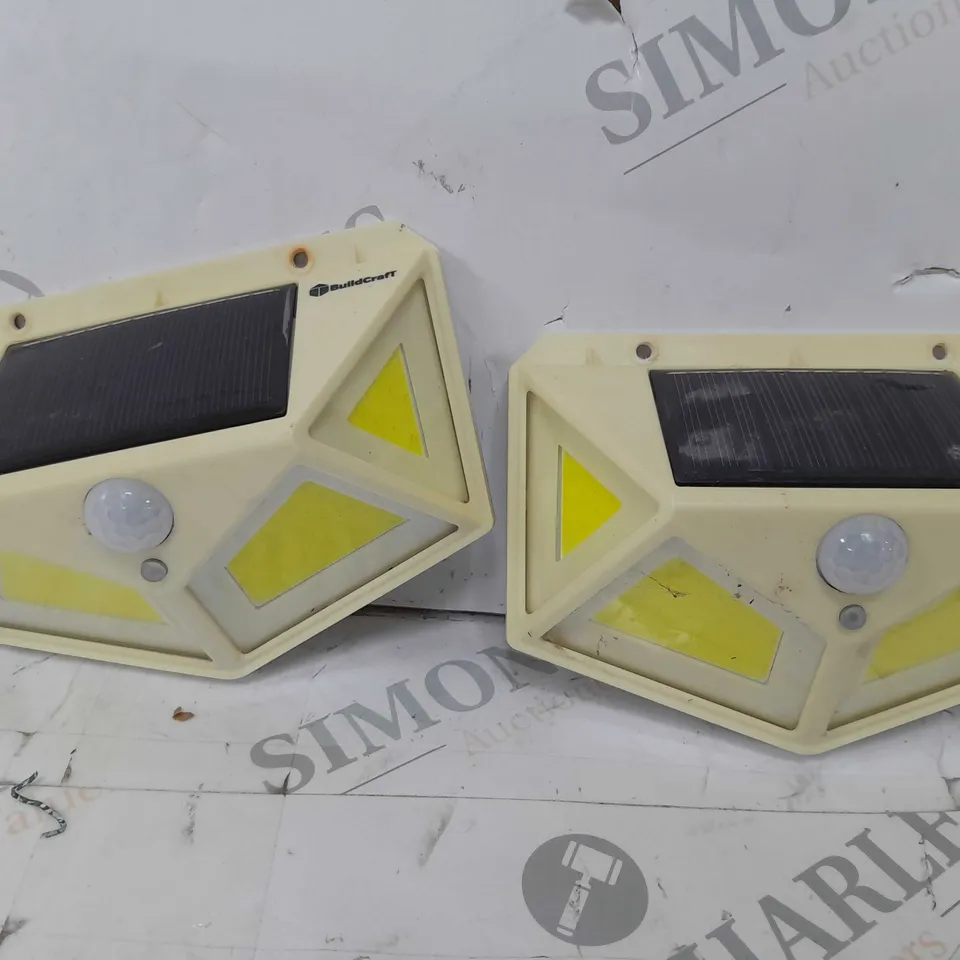 BUILDCRAFT 400 LUMENS SECURITY SOLAR LIGHT 