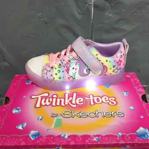 BOXED SKETCHERS TWINKLE-TOES I LIGHT UP LILAC FABRIC SNEAKERS SIZE KIDS 9.5