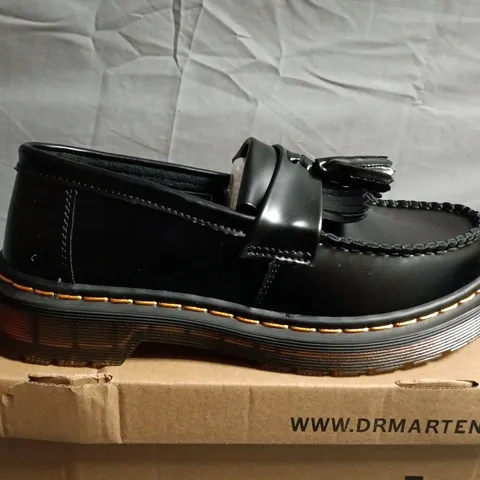 BOXED PAIR OF DR. MARTENS BLACK LEATHER TASSEL LOAFERS – MEN’S SHOES - UK SIZE 8