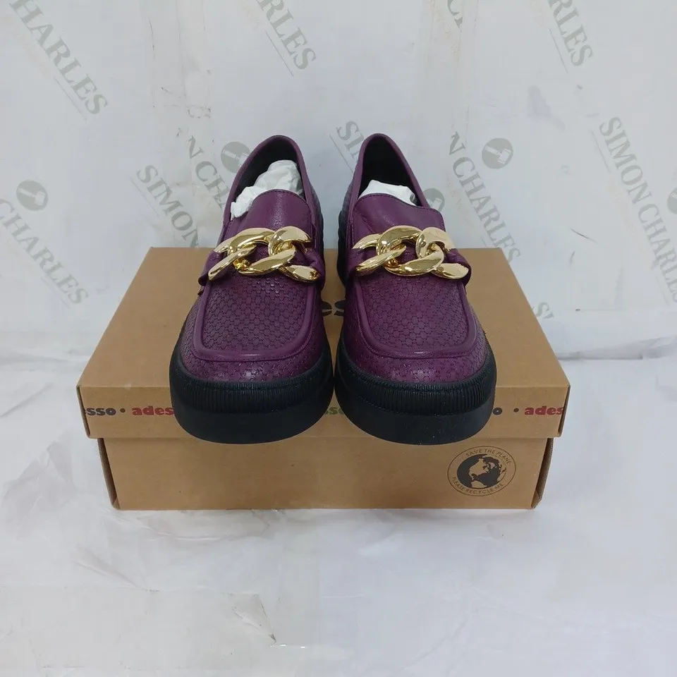 BOXED ADESSO LADIES FLAT SHOES WITH GOLD CHAIN DETAIL PURPLE SIZE EU 39