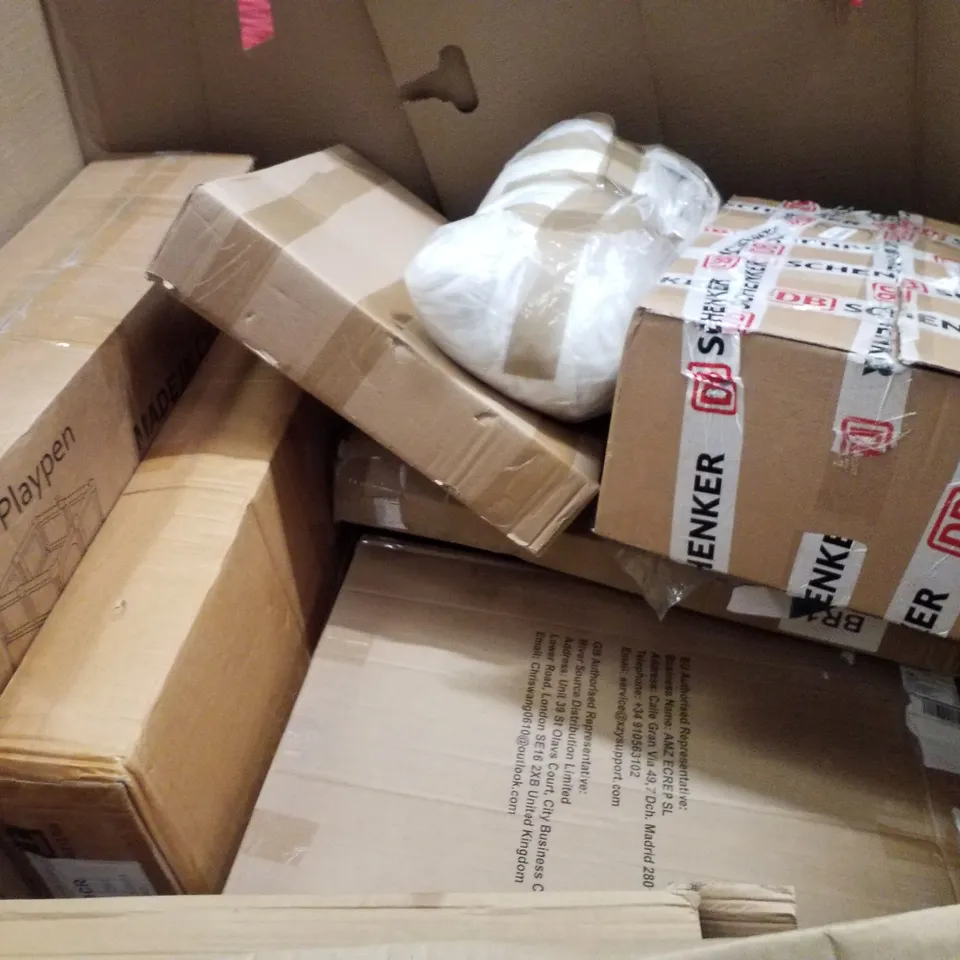 PALLET CONTAINING ASSORTED PRODUCTS INCLUDING BABY HIGH CHAIR, TOILET SEAT, 3 LAYER CLOTHES HANGER, CLOTHES AIRER & DIAPER CHANGING PAD