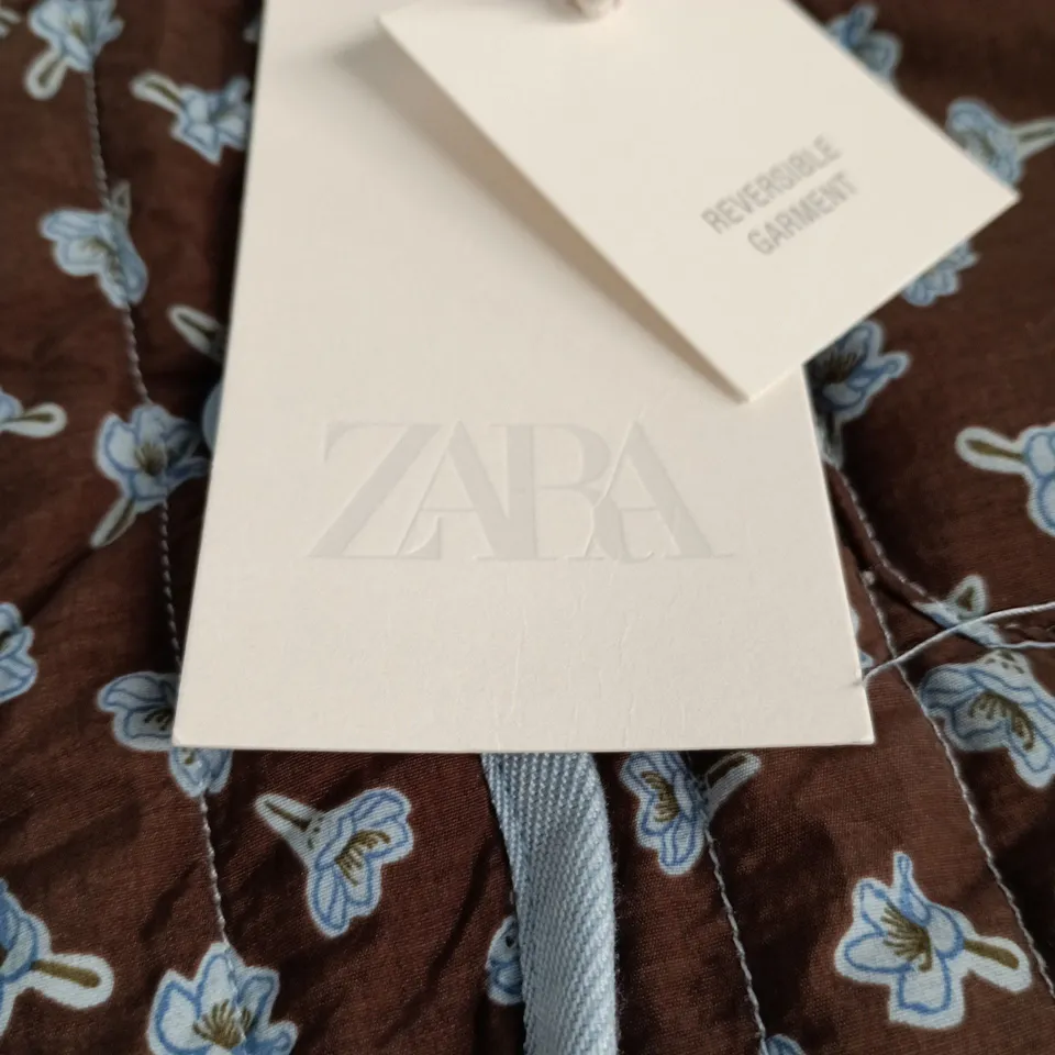 ZARA KIDS' QUILTED FLORAL JACKET - BROWN WITH LIGHT BLUE TRIM, SIZE 8-9 YEARS (131 CM)