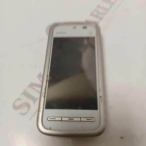 NOKIA MOBILE PHONE IN SILVER