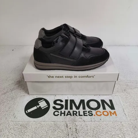 BOXED PAIR OF DR KELLER BRENDAN TRAINERS IN BLACK - SIZE 8