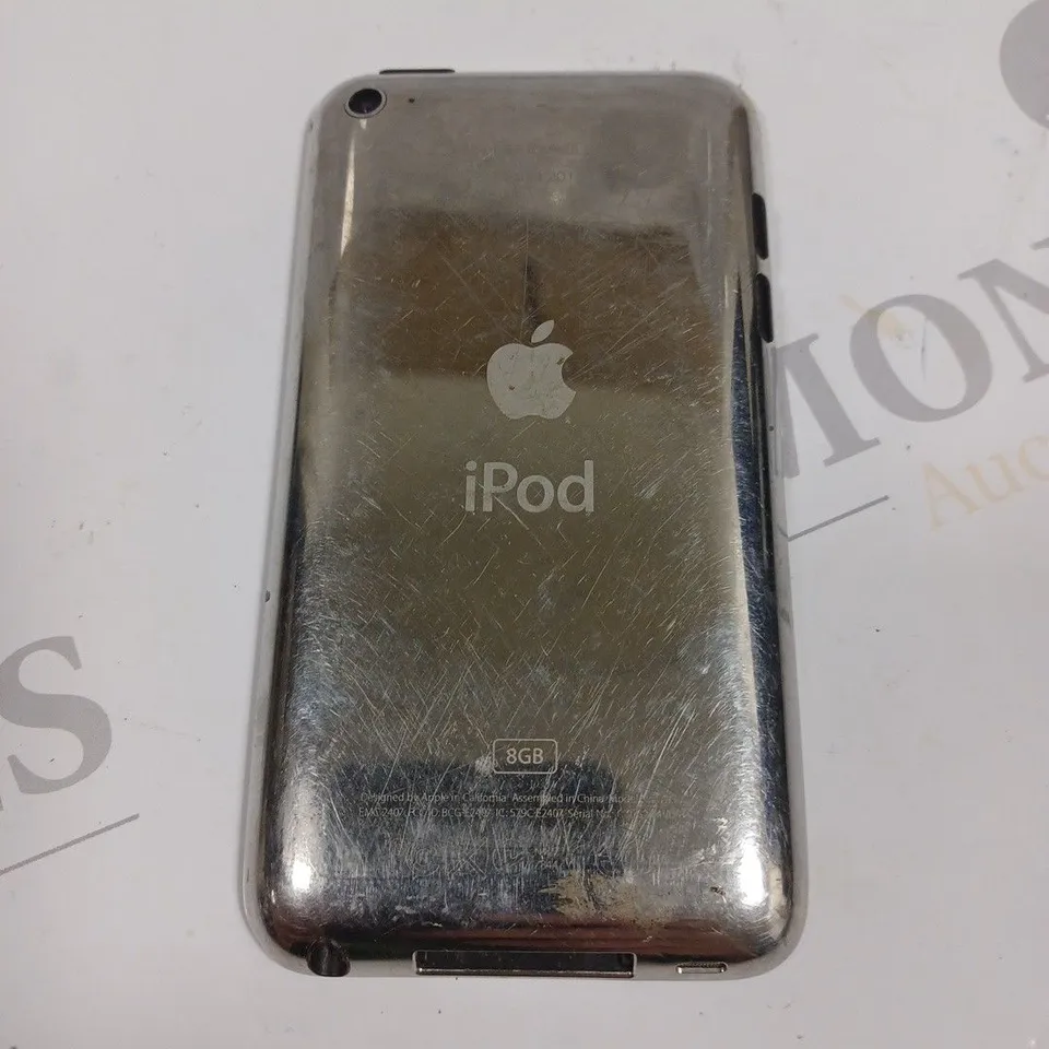 APPLE IPOD 8GB 