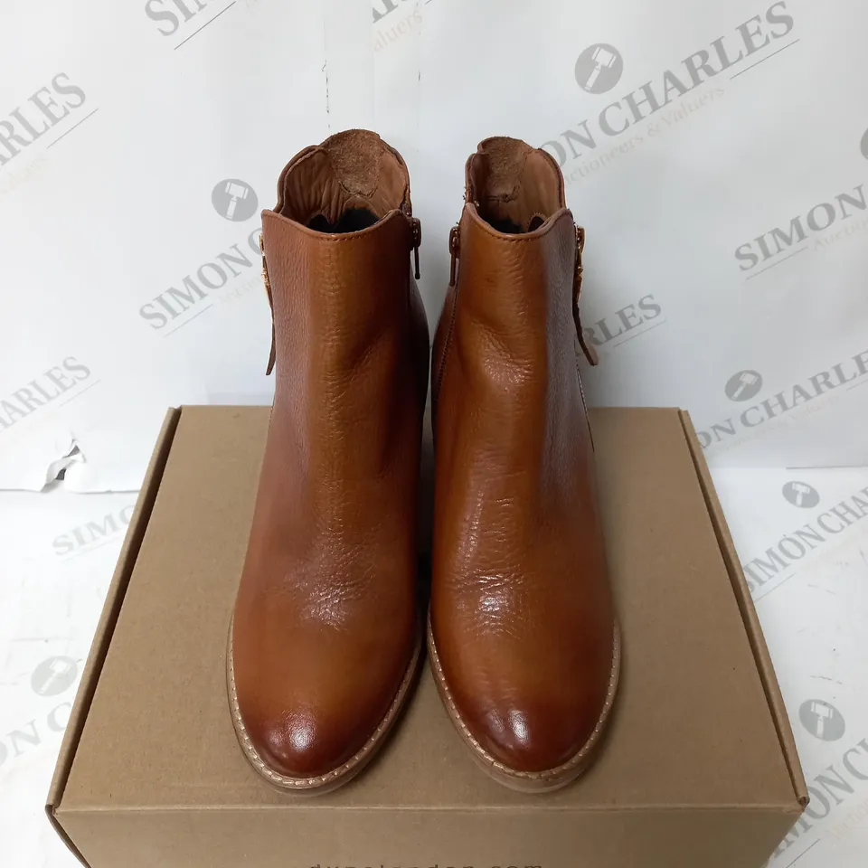 BOXED DUNE PAICE LEATHER ZIP UP ANKLE BOOT - TAN - SIZE 7.