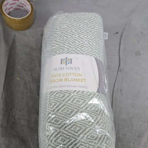 HUSH HAVEN 100% COTTON THROW BLANKET – GREEN GEOMETRIC PATTERN, 150 X 200 CM