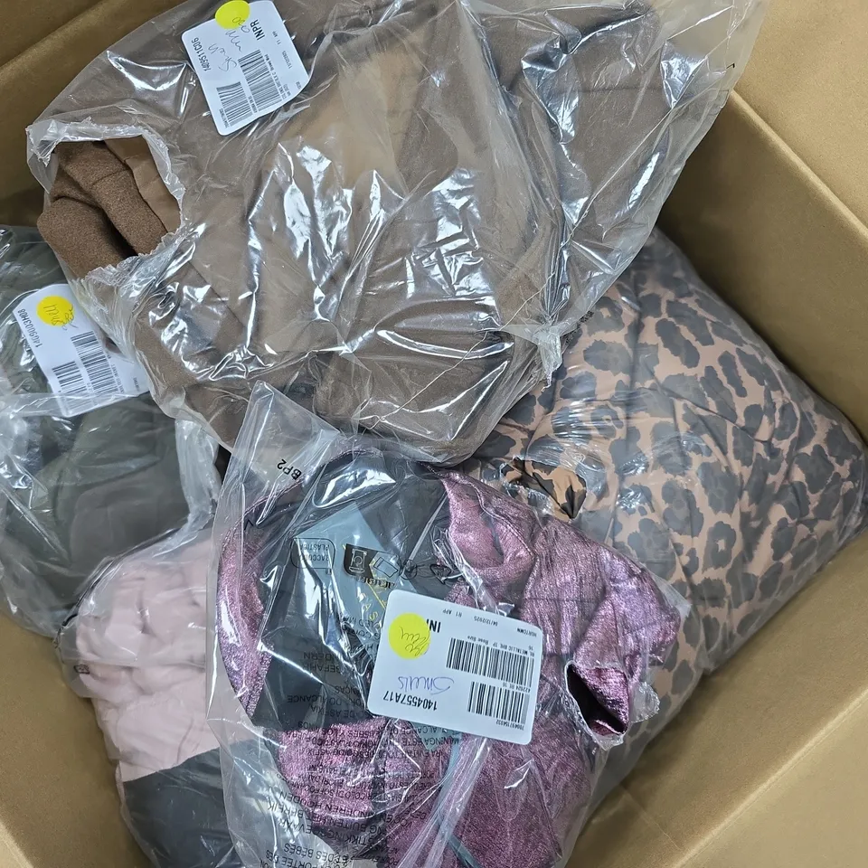 APPROXIMATELY 10 ASSORTED CLOTHING ITEMS IN VARIOUS SIZES, COLOURS & STYLES TO INCLUDE BRANDS SUCH AS CENTIGRADE, RUTH LANGSFORD, MODA IN PELLE, ETC - COLLECTION ONLY