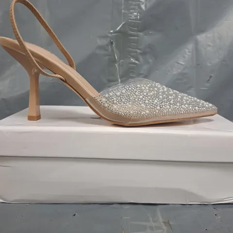 BOXED PAIR OF COAST POINTED TOE HEELS IN CLEAR W. JEWEL EFFECT SIZE 6