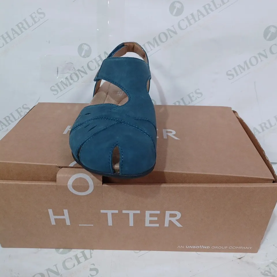 BOXED PAIR OF HOTTER CLOSED TOE SANDALS IN BLUE UK SIZE 6