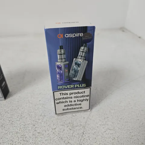 APPROXIMATELY 20 ASSORTED E-CIG PRODUCTS AND ACCESSORIES TO INCLUDE OXVA AND ASPIRE