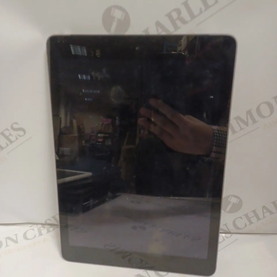 APPLE IPAD AIR A1475 - SLIVER