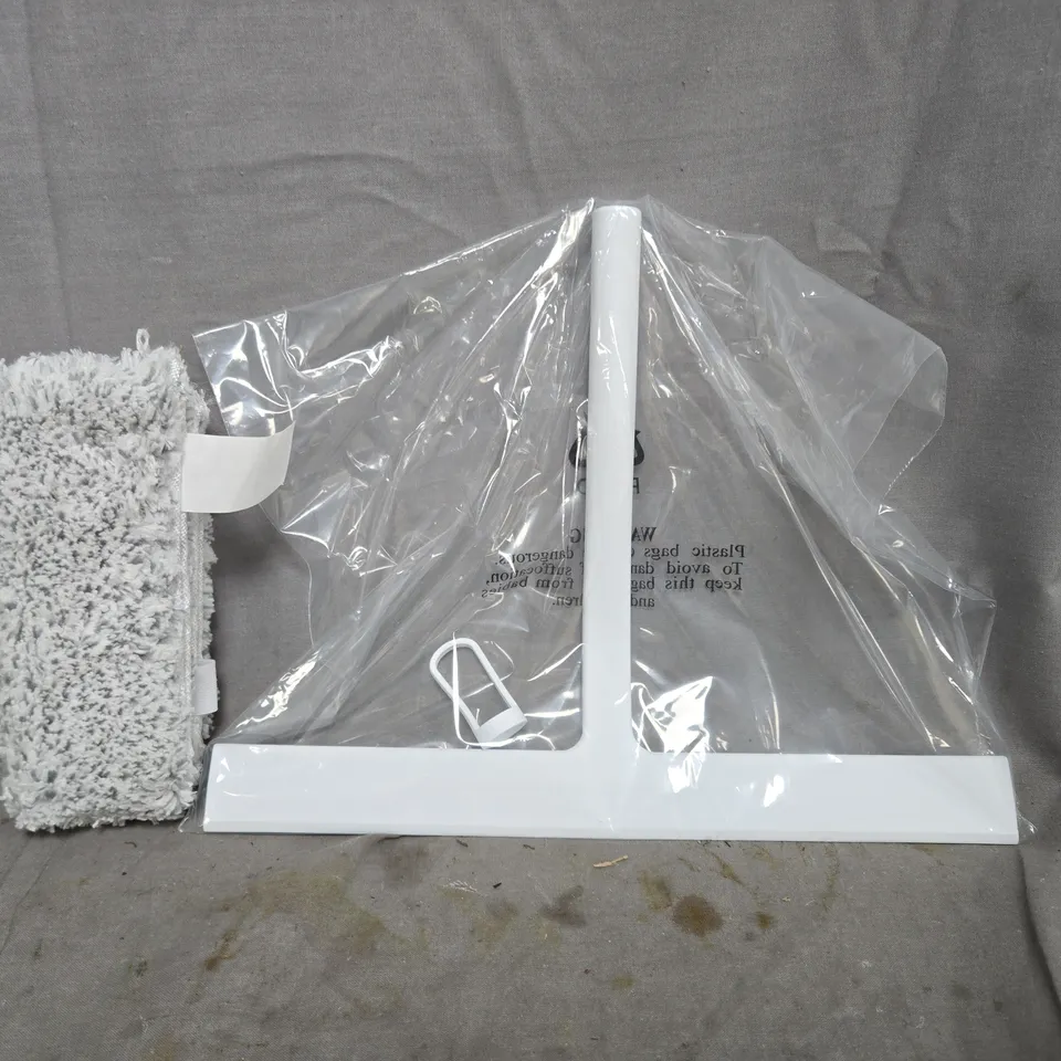 BOXED BLUMFELDT WINDOW WIPER