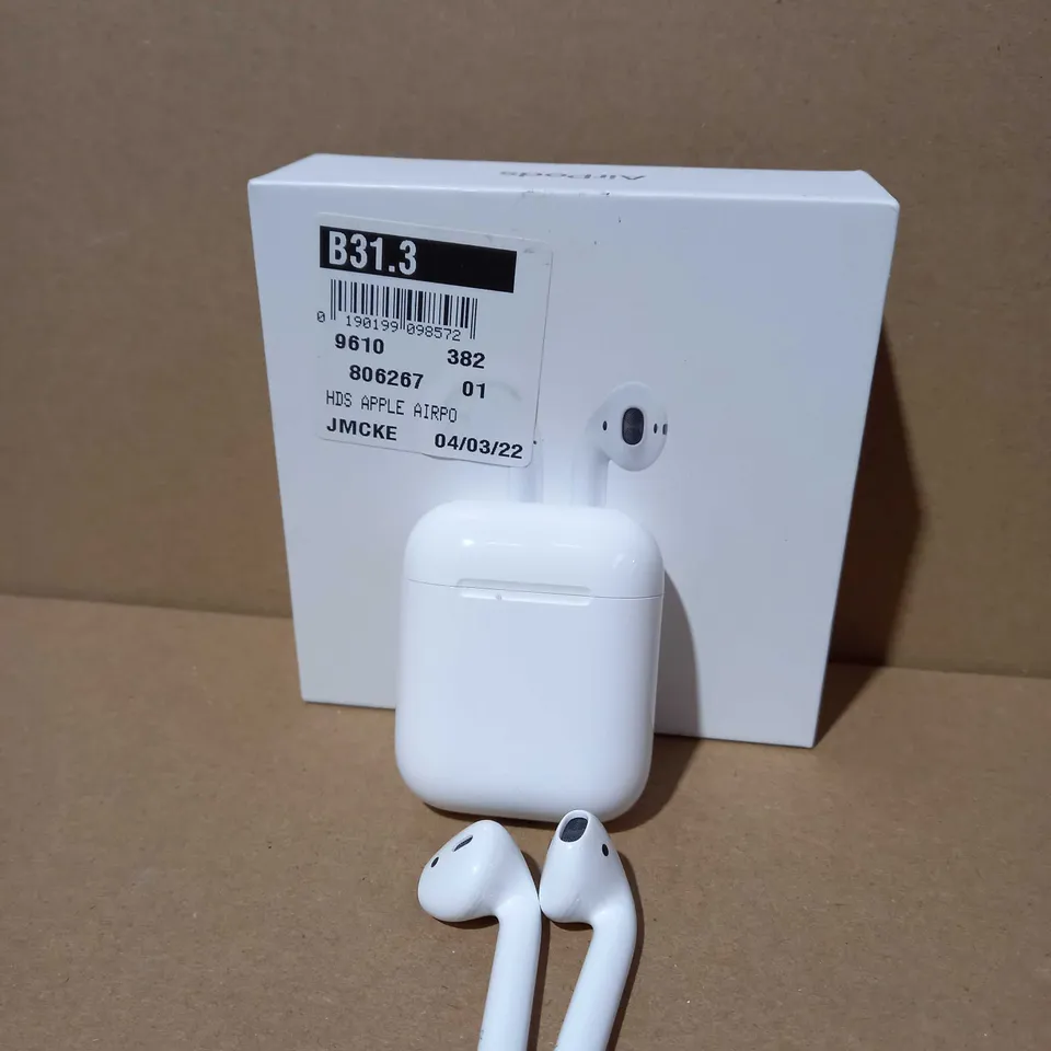APPLE AIRPODS 