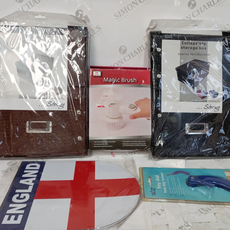 BAG OF ITEMS TO INCLUDE COLLAPSIBLE STORAGE BOX, MAGIC BRUSH, TWO KEY TURNER ETC