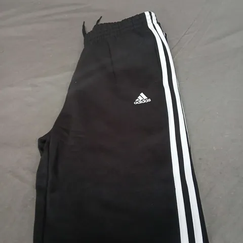 ADIDAS LOGO CASUAL TRACKSUIT BOTTOMS SIZE 15-16 YEARS