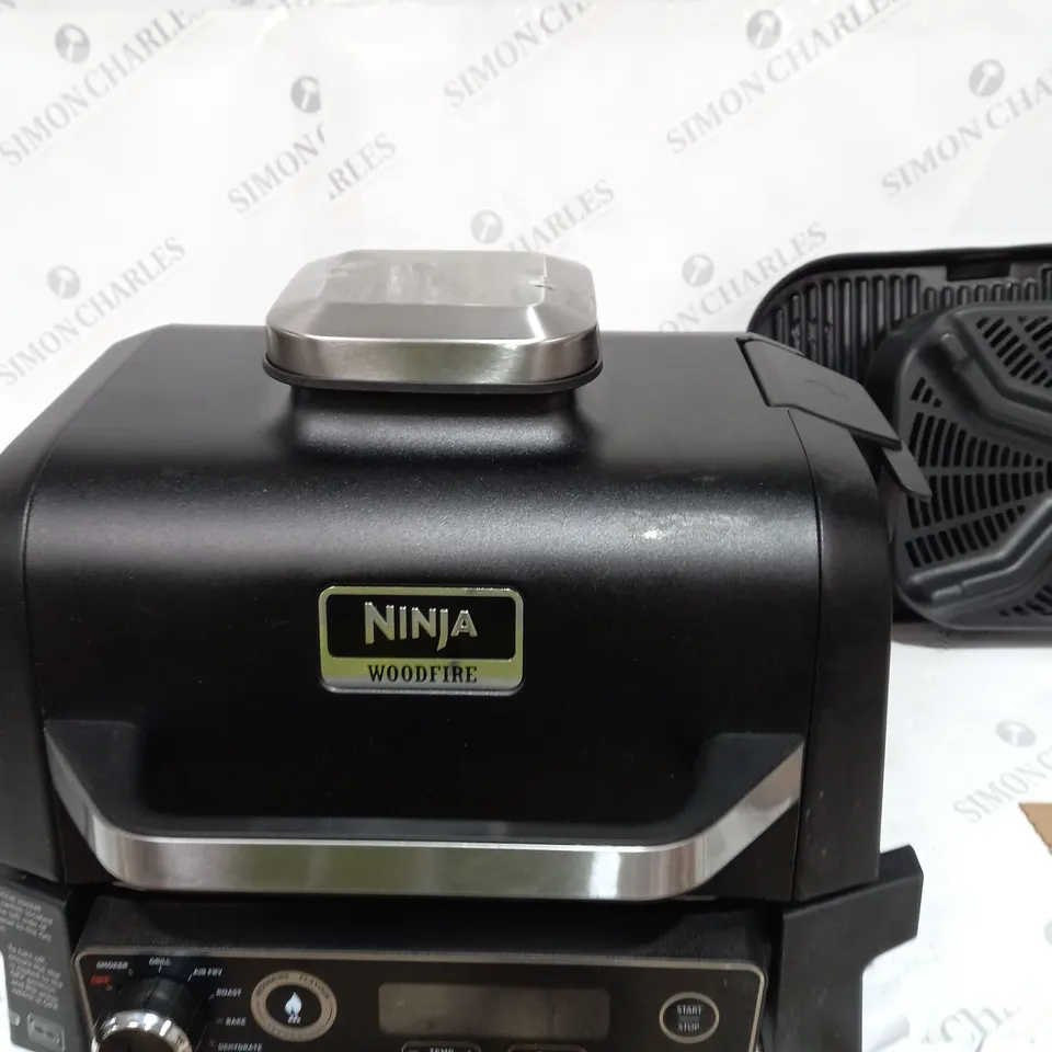 BOXED NINJA WOODFIRE ELECTRIC BBQ GRILL & SMOKER OG701UKQ