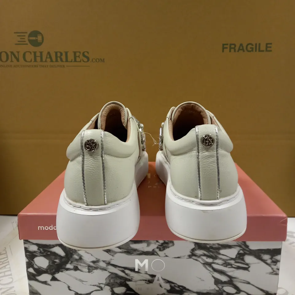 MODA IN PELLE ABLINA SPARKLE OFF WHITE TRAINER SIZE 6