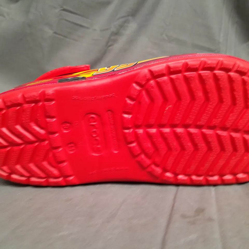 CROCS LIGHTNING MCQEEN CLASSIC CROCS - MENS 9