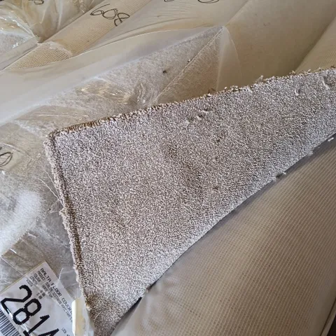 ROLL OF QUALITY ENDLESS CHARM CARPET // APPROX SIZE: 4.0 X 3.7m