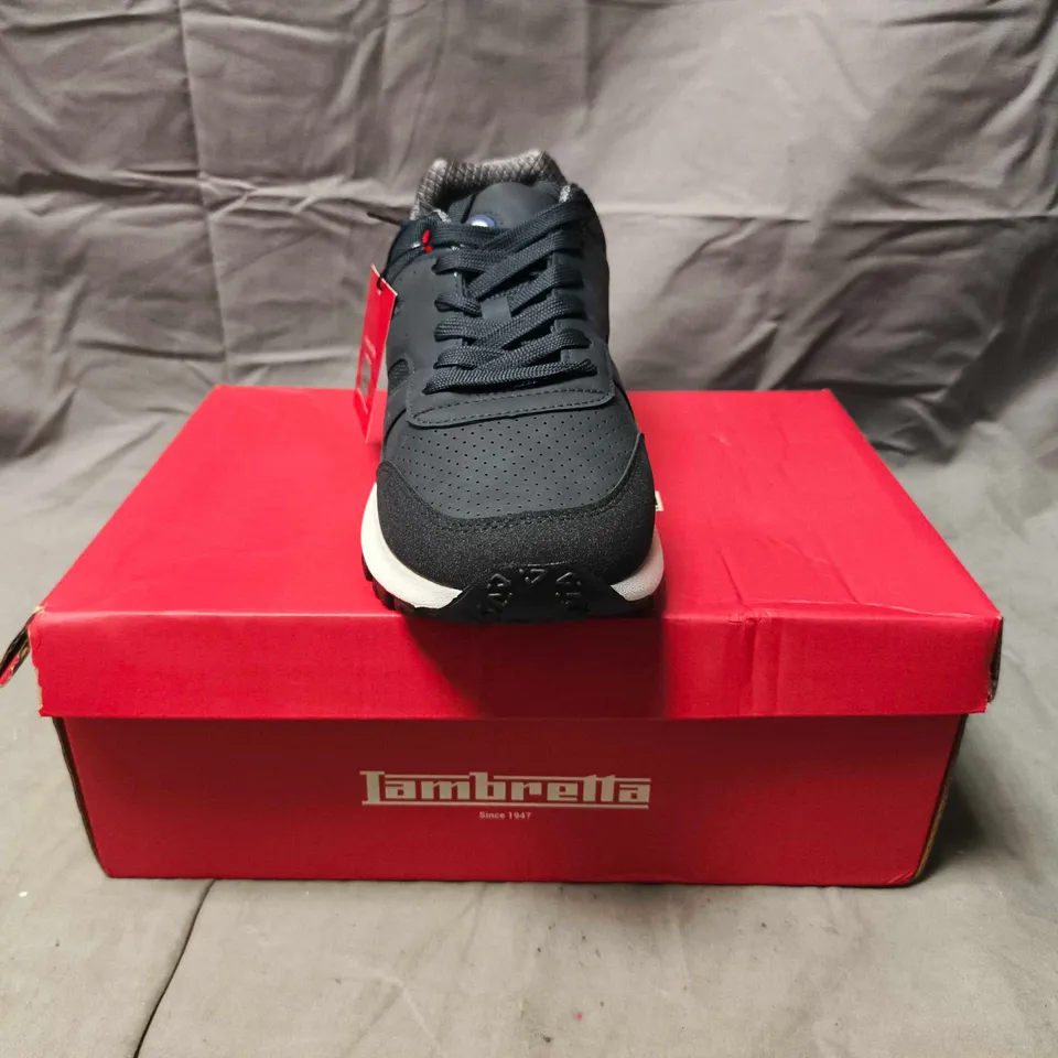 BOXED PAIR OF JAMBRELLA TRAINERS IN CHARCOAL SIZE UK 9