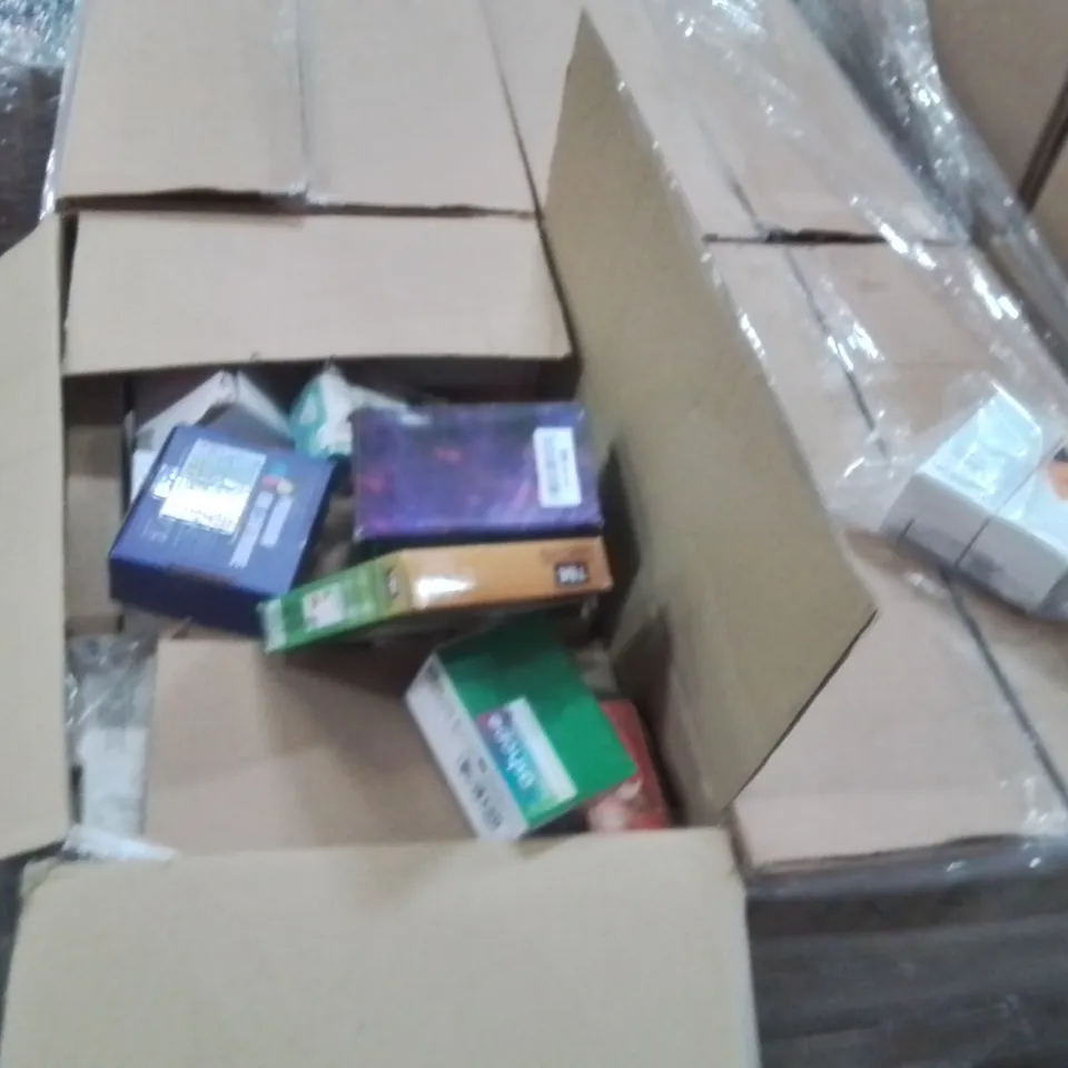 PALLET TO CONTAIN A LARGE QUANTITY OF INK CARTRIDGES AND LIGHTBULBS 