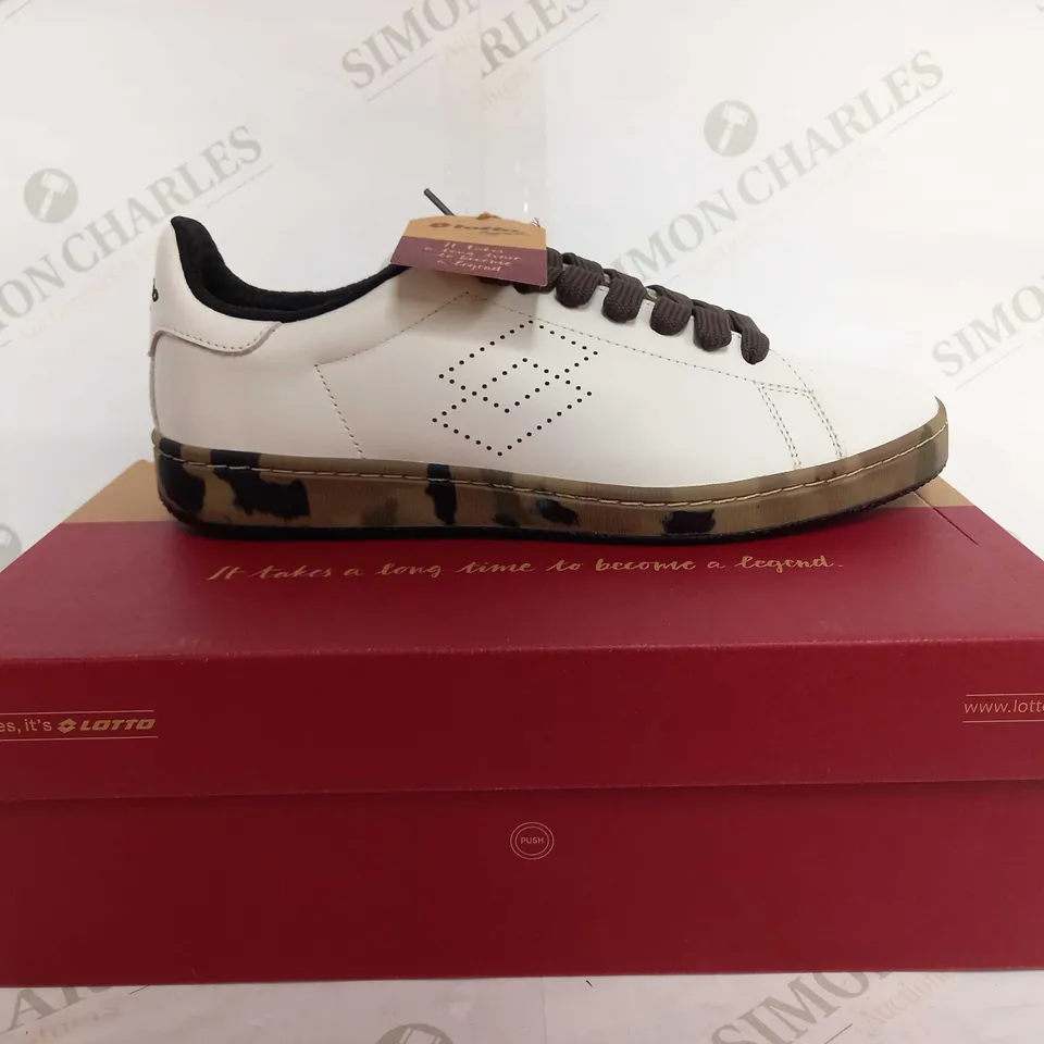 LOTTO AUTOGRAPH REVE IN WHITE WITH CAMO BOTTEM - UK 10