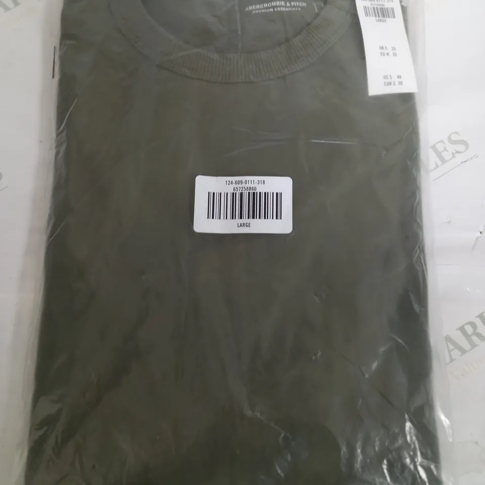 ABERCROMBIE & FITCH T-SHIRT IN MOSS GREEN - LARGE
