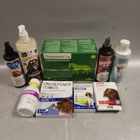APPROXIMATELY 20 ASSORTED PET CARE PRODUCTS TO INCLUDE BUGALUGS ITCHY SKIN SPRAY, BEAPHAR WORM CLEAR, ON DEFENCE SPOT-ON SOLUTION ETC