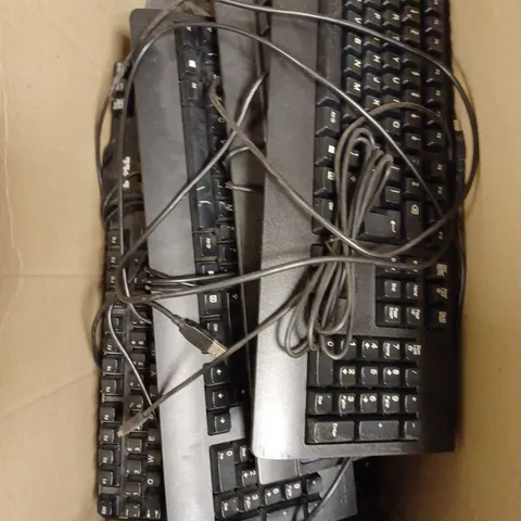 LOT OF APPROXIMATELY 10 ASSORTED USB WIRED KEYBOARDS IN ASSORTED BRANDS TO INCLUDE DELL & LENOVO