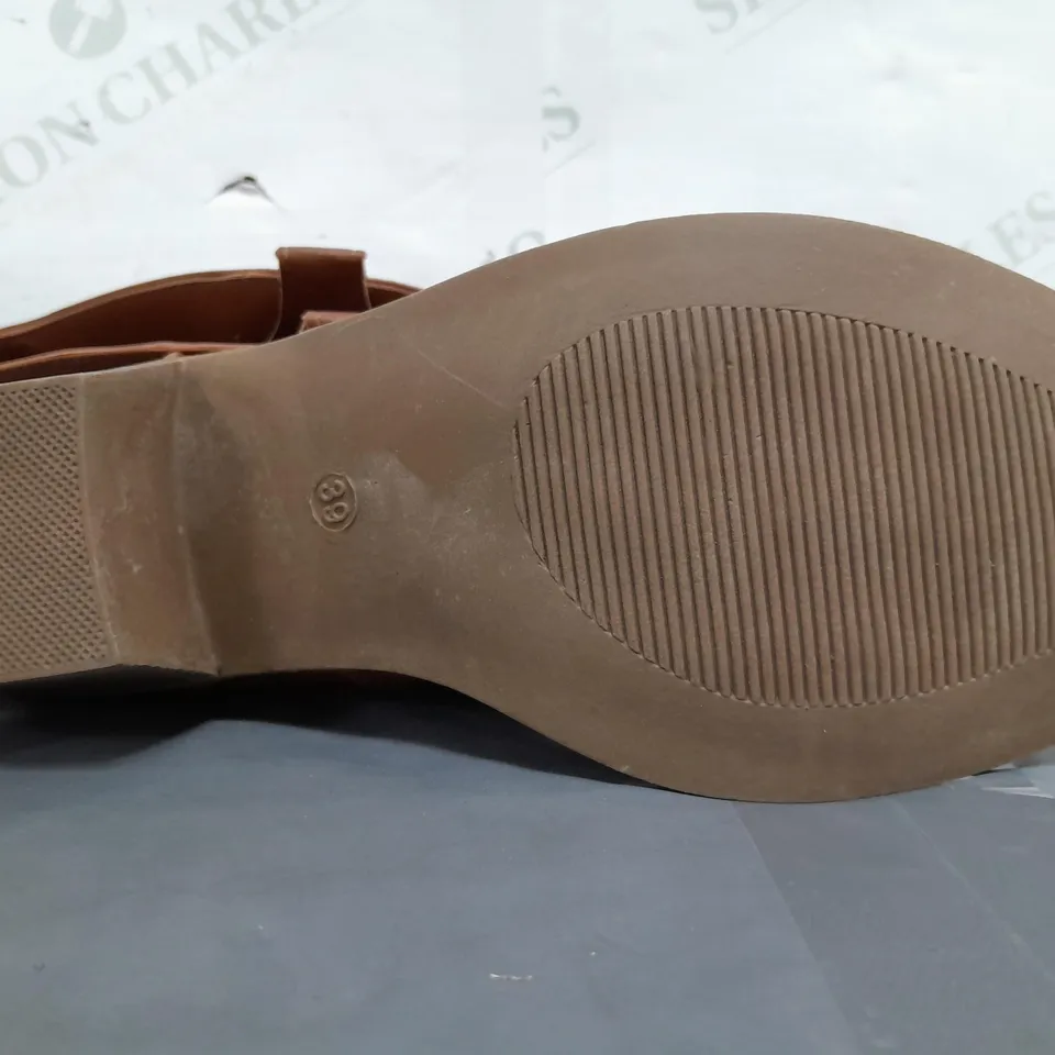 BOXED PAIR OF DESIGNER LOW HEEL BOOTS IN BROWN EU SIZE 39
