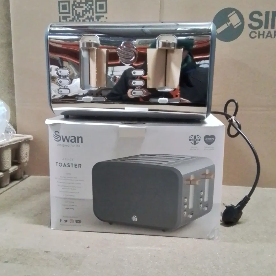 BOXED SWAN 4 SLICE TOASTER CHROME AND NAVY