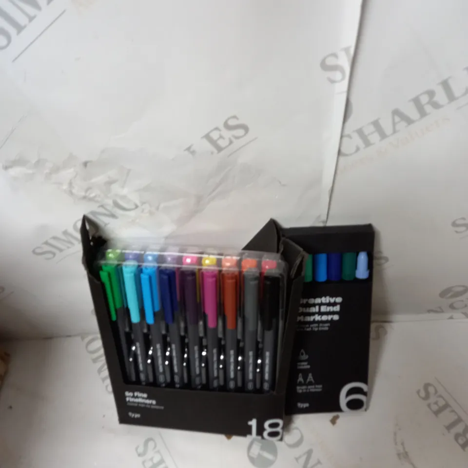 BOX OF APPROXIMATELY 40 ASSORTED HOUSEHOLD ITEMS TO INCLUDE BAGS, KEYBOARD, ORNAMENTS ETC 