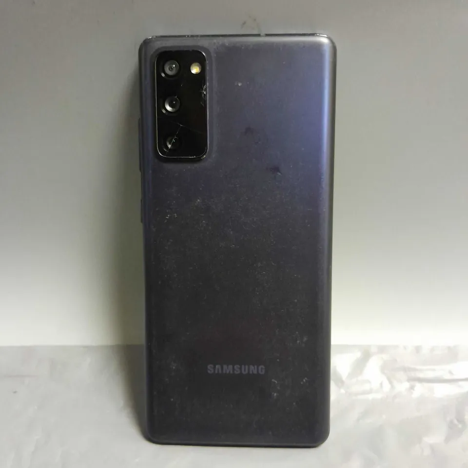 SAMSUNG GALAXY S20 FE IN DARK BLUE