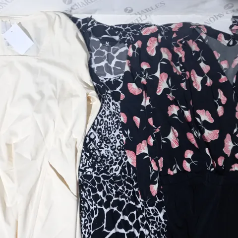 BOX OF APPROXIMATELY 10 ASSORTED CLOTHING ITEMS IN VARIOUS STYLES AND SIZES TO INCLUDE BRENDA EDWARDS, JULIEN MACDONALD, WYNNE LAYERS, ETC