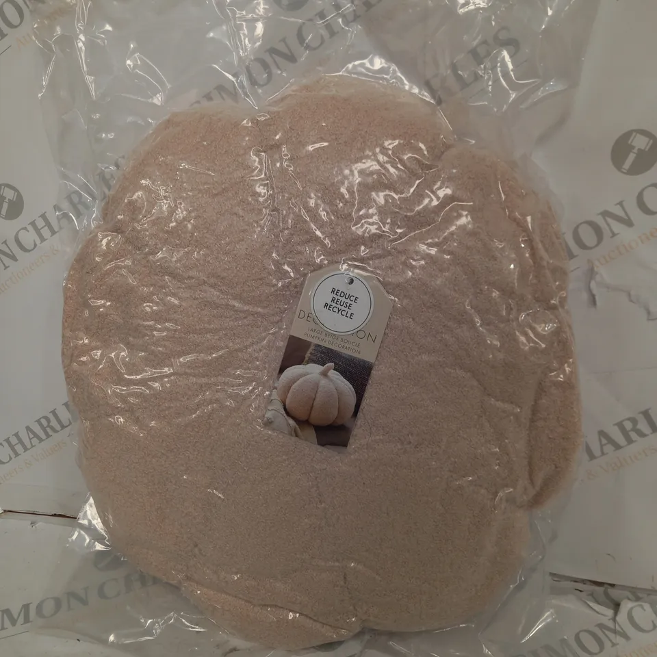 LARGE BEIGE BOUCLE PUMPKIN DECORATION